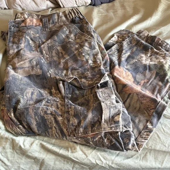Camouflage Mossy Oak Cargo Pants - XL - Picture 1 of 5